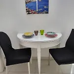 Megara House نابولي