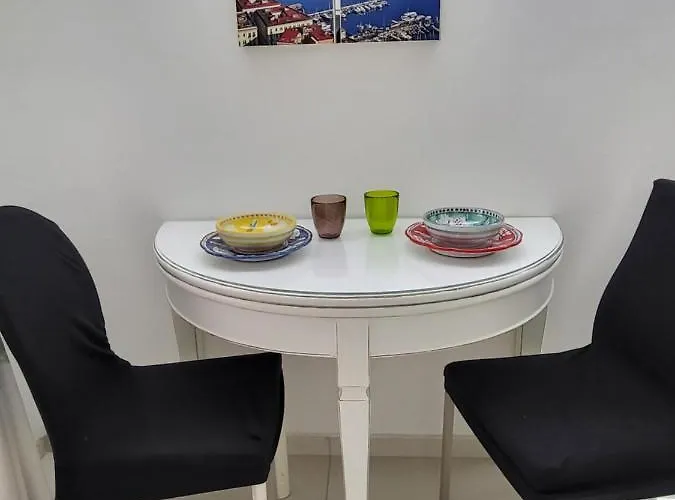 Megara House Neapel